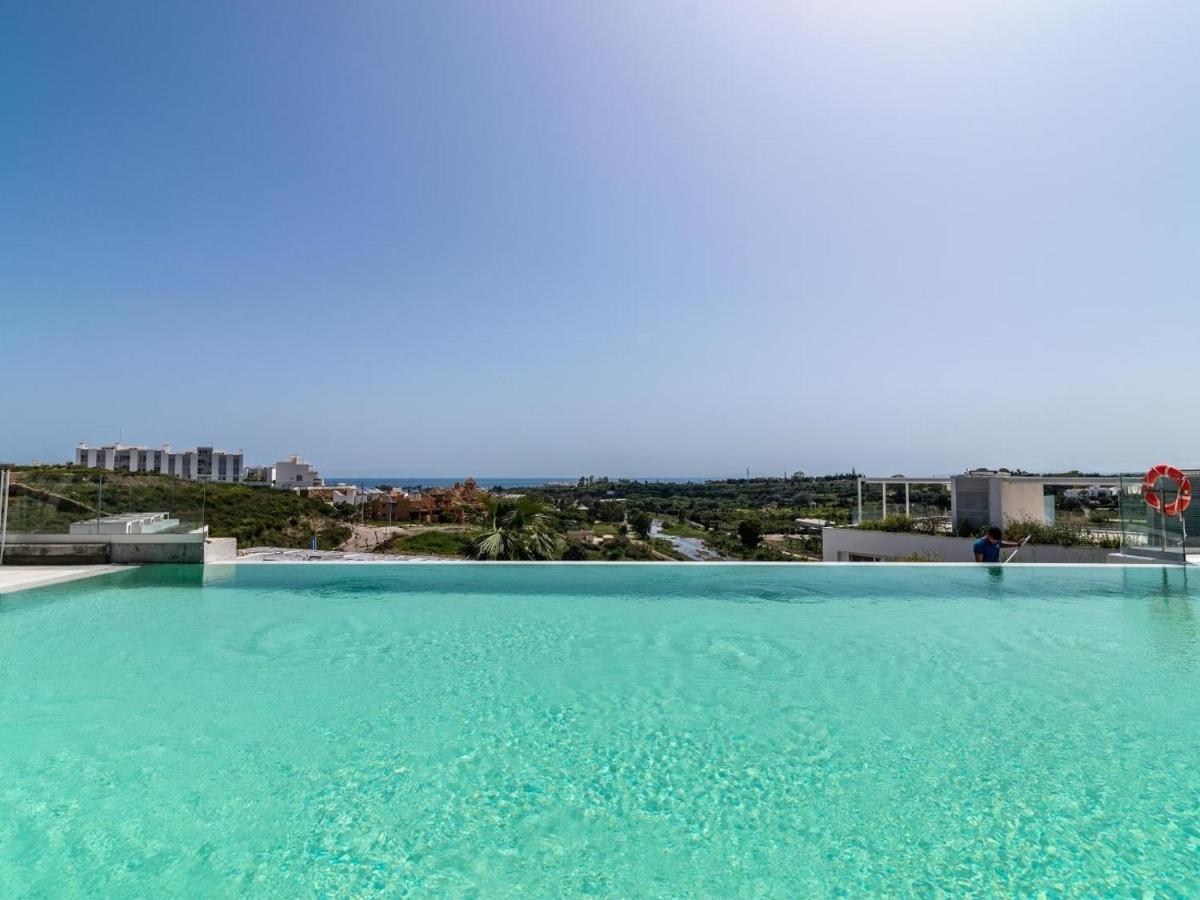 Apartamento Unique 3-Bdrm Townhouse, Stunning View, Pool & Bbq Estepona Exterior foto