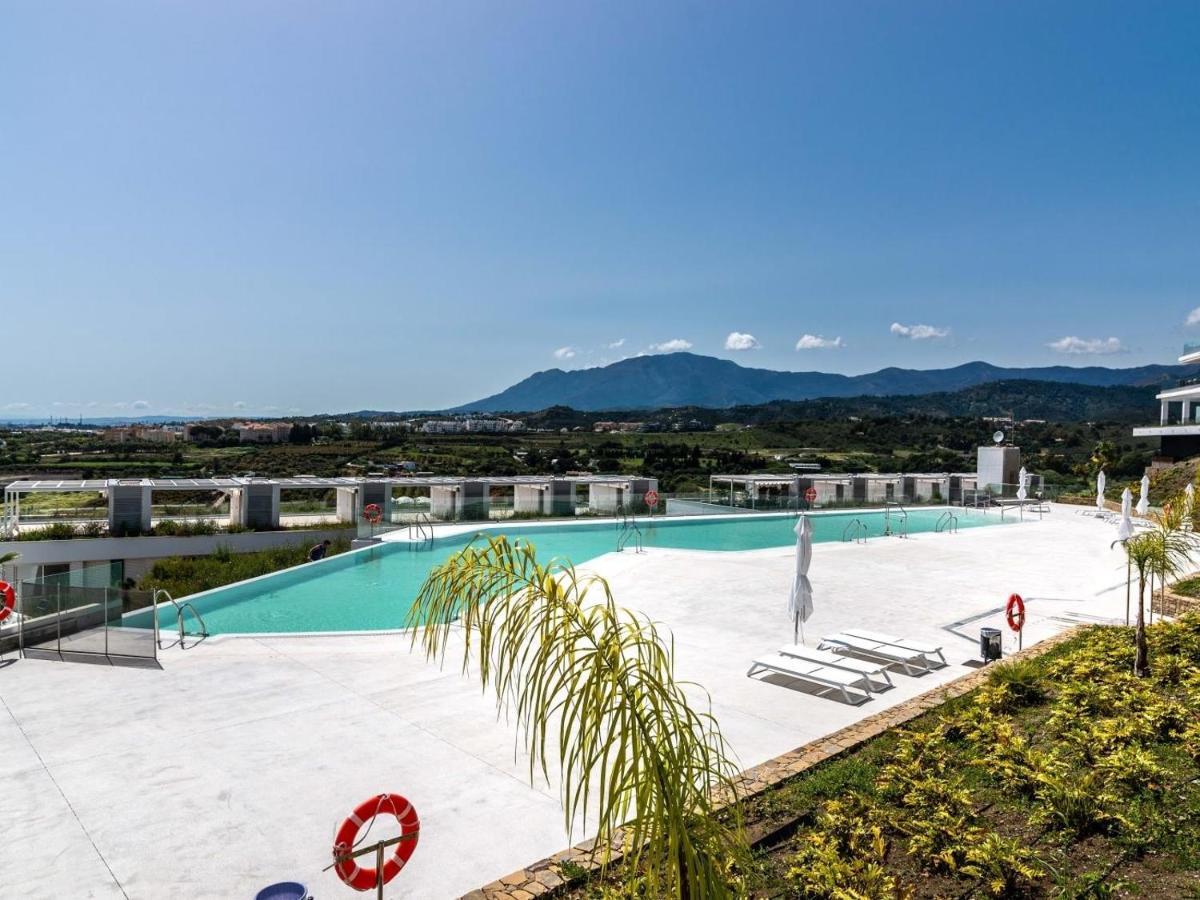 Apartamento Unique 3-Bdrm Townhouse, Stunning View, Pool & Bbq Estepona Exterior foto