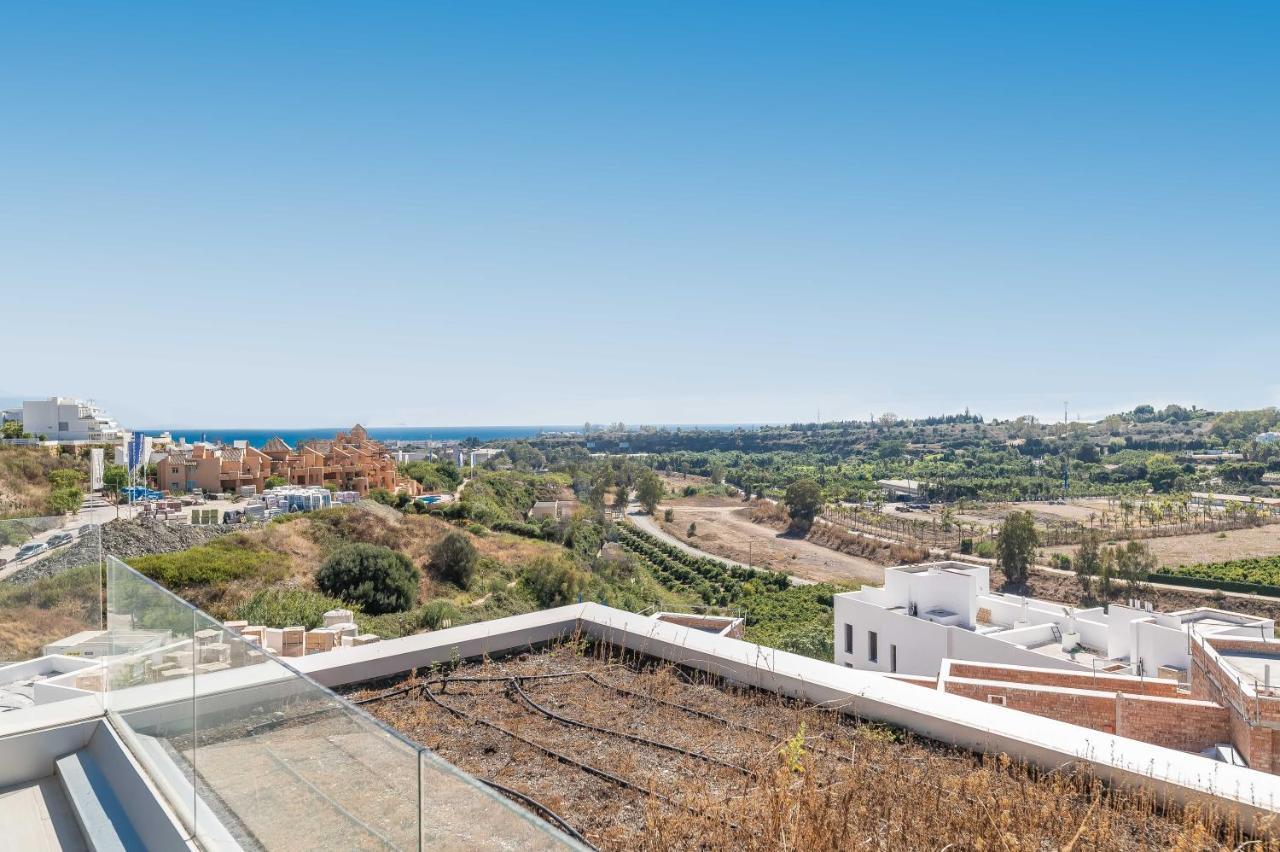 Apartamento Unique 3-Bdrm Townhouse, Stunning View, Pool & Bbq Estepona Exterior foto