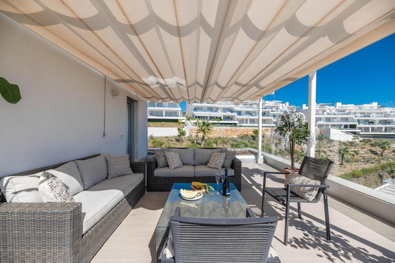Apartamento Unique 3-Bdrm Townhouse, Stunning View, Pool & Bbq Estepona Exterior foto