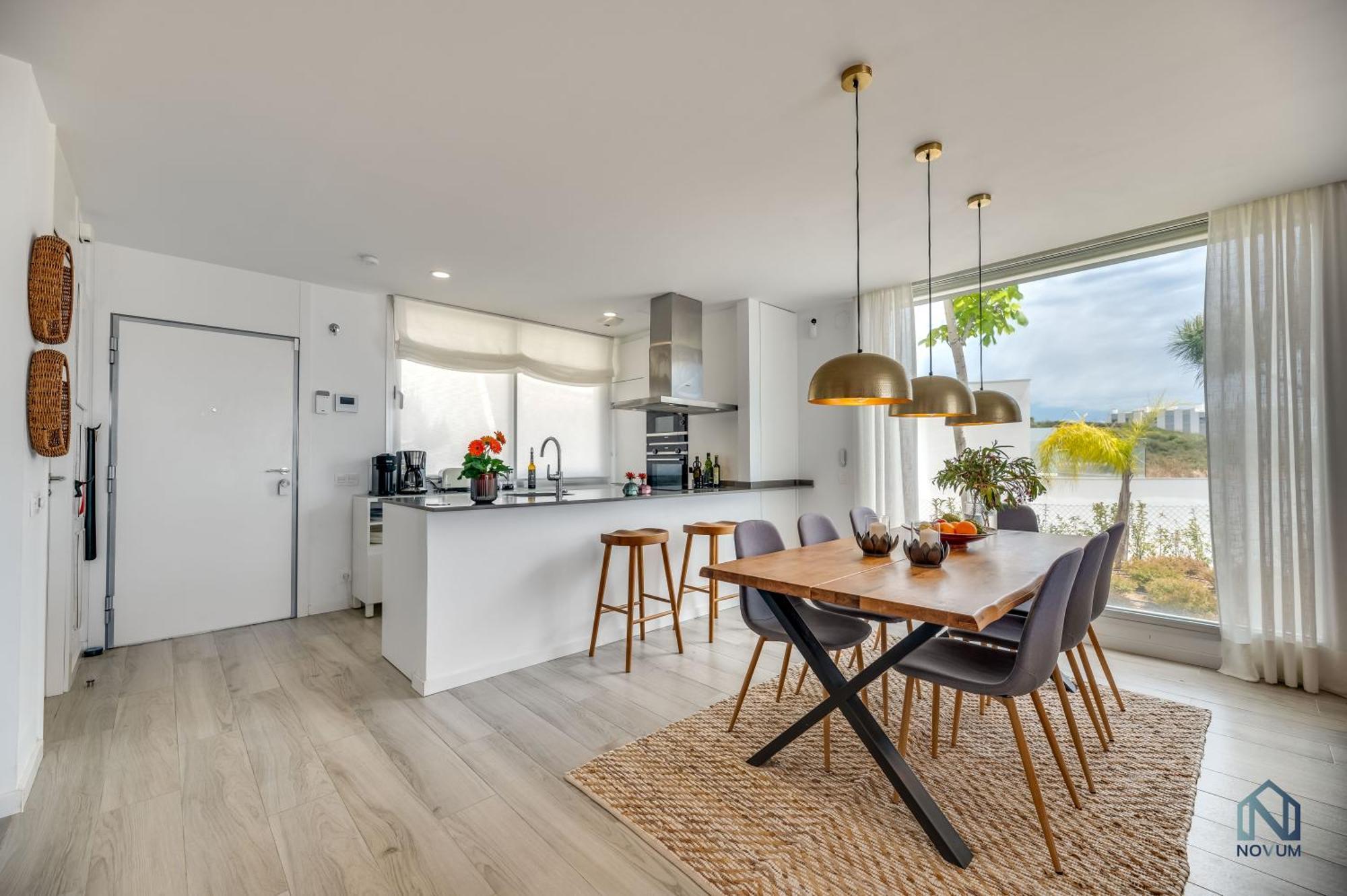 Apartamento Unique 3-Bdrm Townhouse, Stunning View, Pool & Bbq Estepona Exterior foto